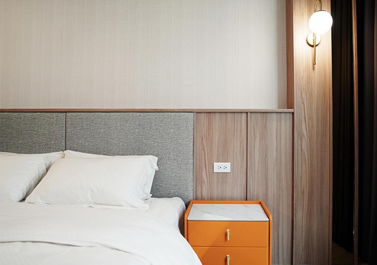 The Riverside Hotel & Motel Гаосюн Экстерьер фото