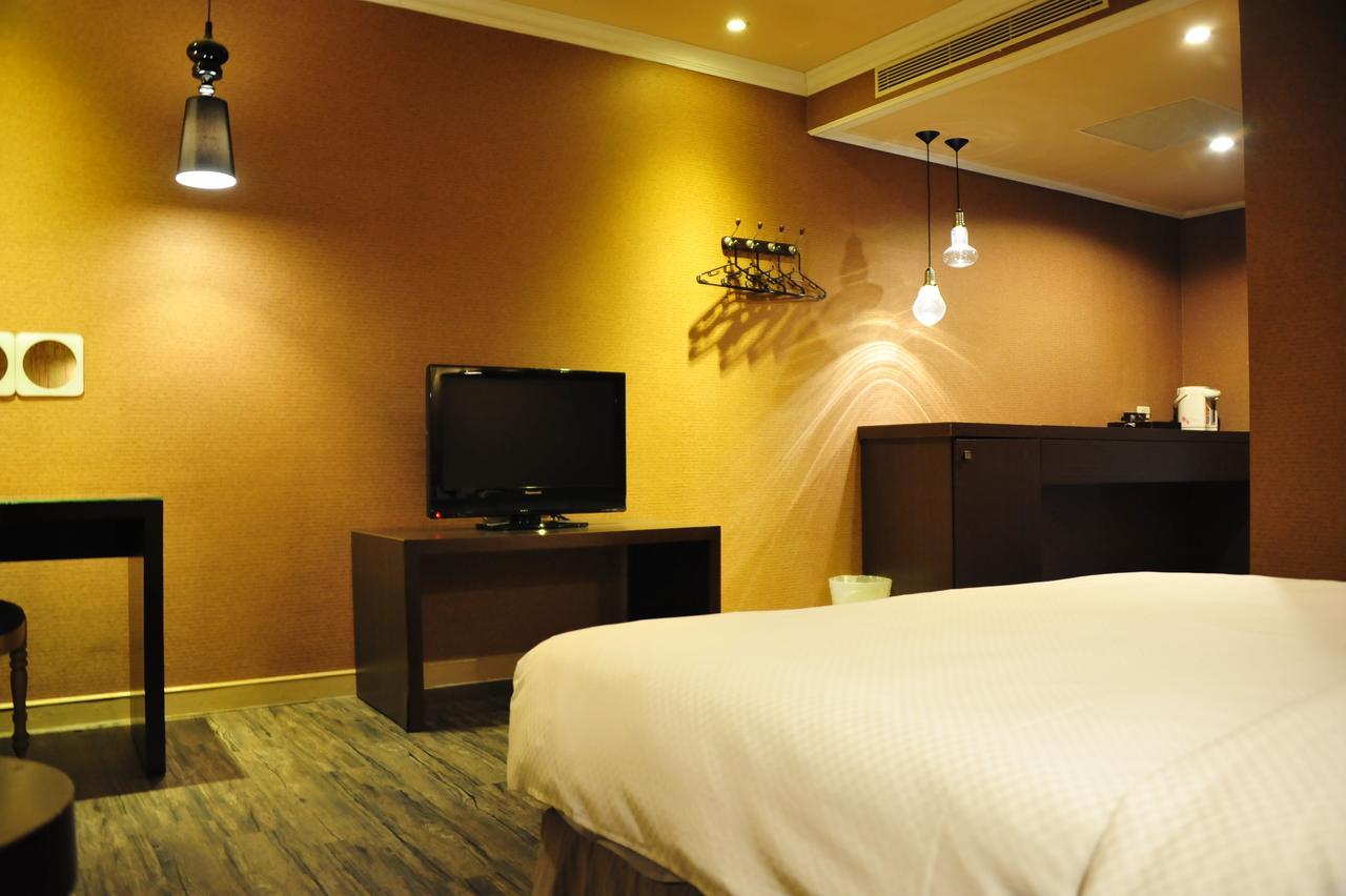 The Riverside Hotel & Motel Гаосюн Экстерьер фото