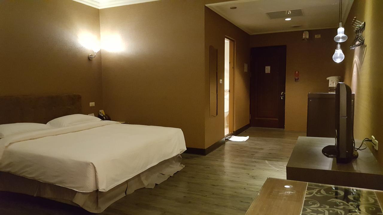 The Riverside Hotel & Motel Гаосюн Экстерьер фото