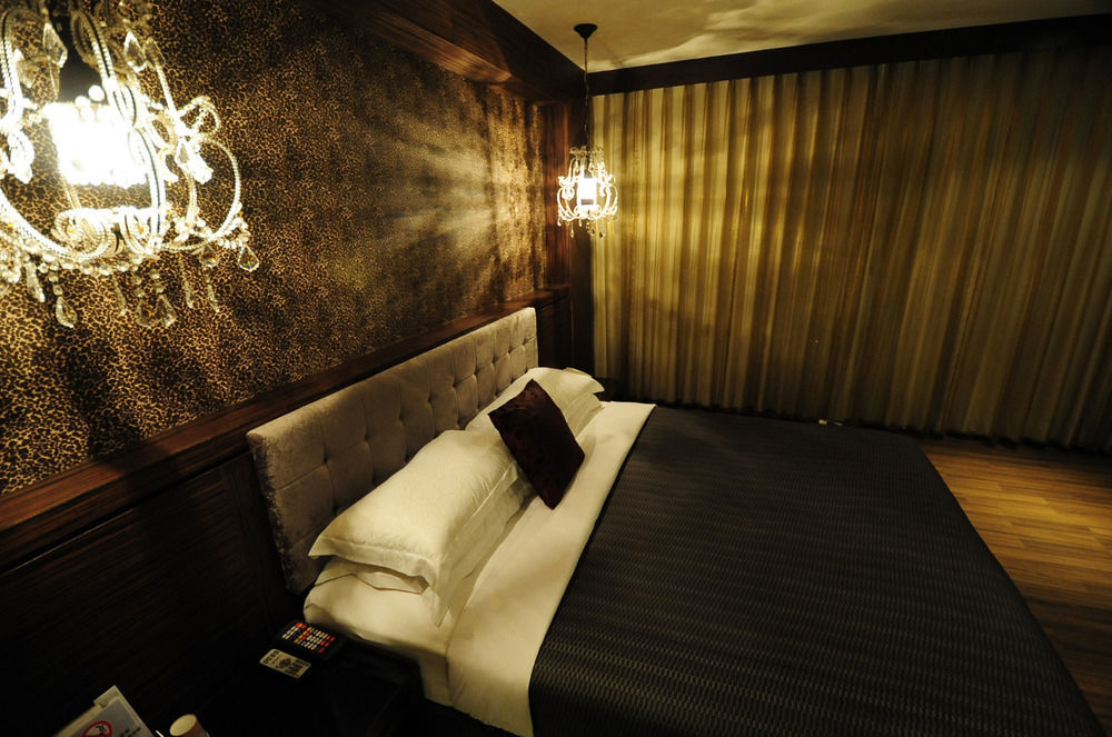 The Riverside Hotel & Motel Гаосюн Экстерьер фото