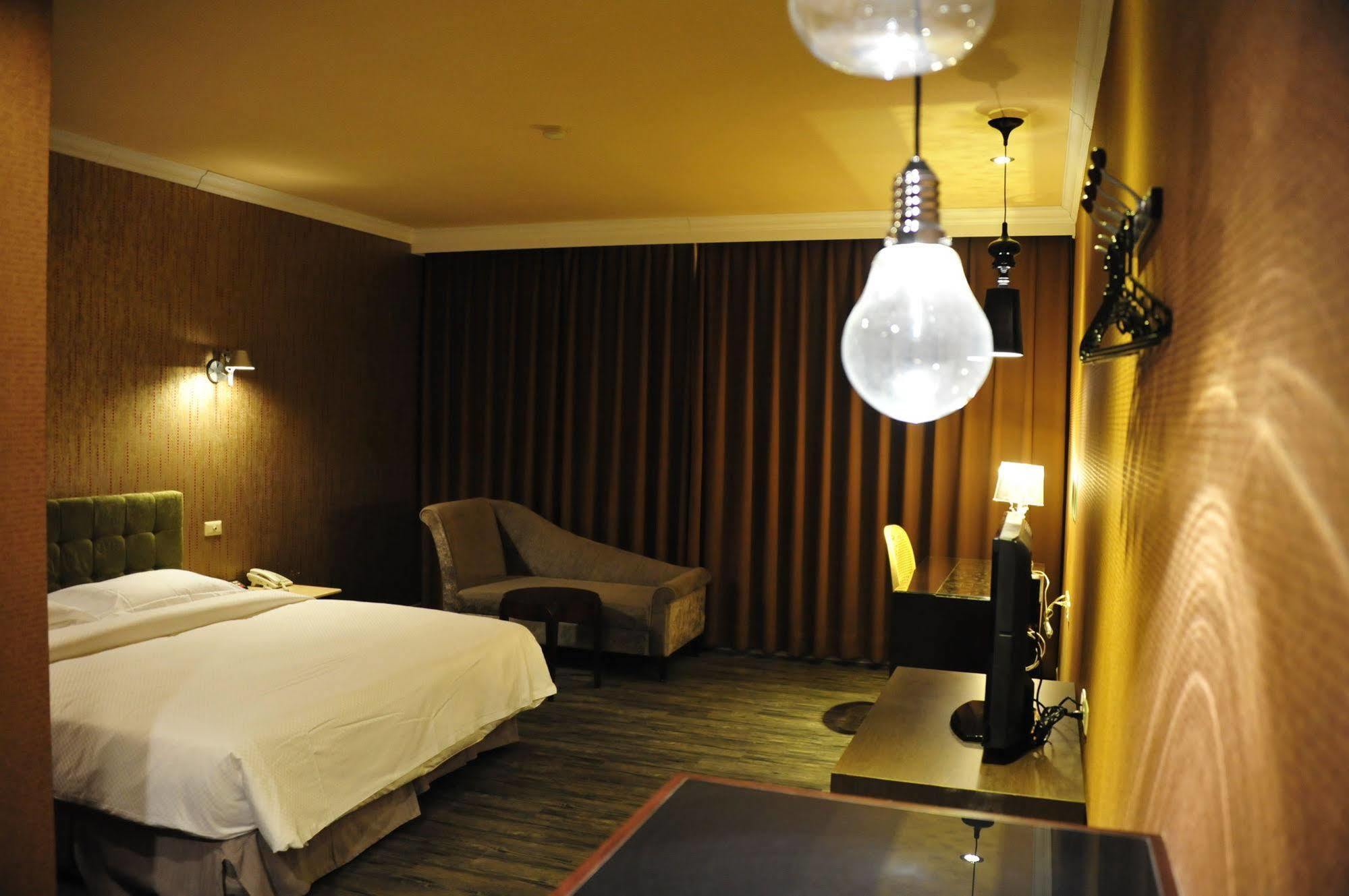 The Riverside Hotel & Motel Гаосюн Экстерьер фото