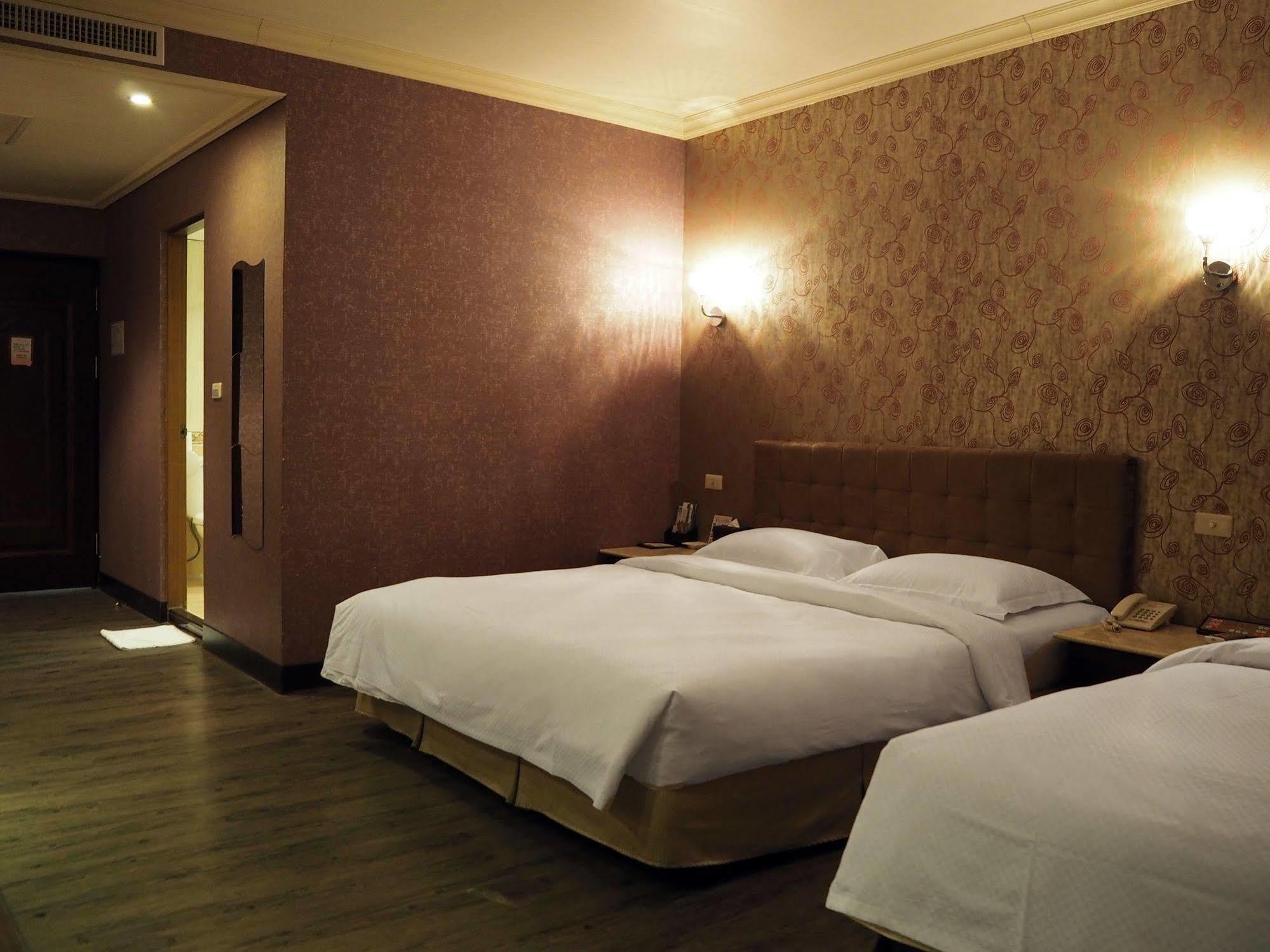 The Riverside Hotel & Motel Гаосюн Экстерьер фото