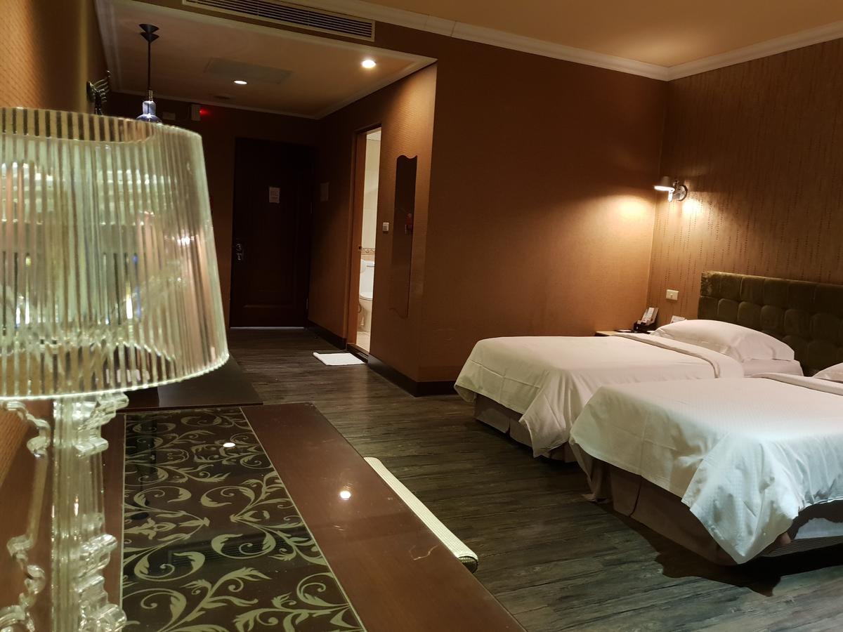 The Riverside Hotel & Motel Гаосюн Экстерьер фото