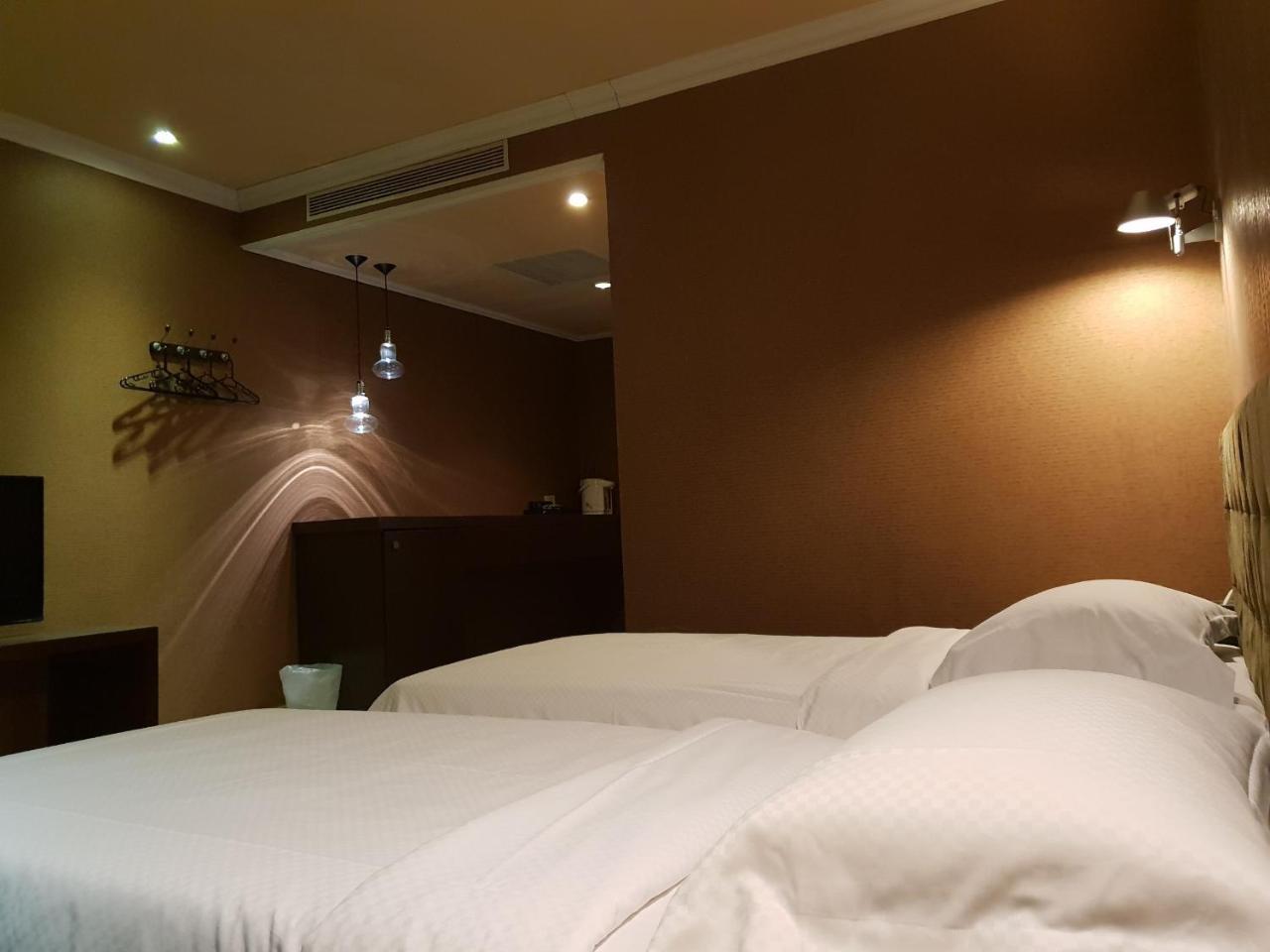 The Riverside Hotel & Motel Гаосюн Экстерьер фото